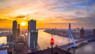 Avondopname kijkend vanuit Zuid naar Noord, Rotterdam